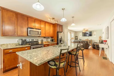 28 Palmetto Lane Laconia NH 03246