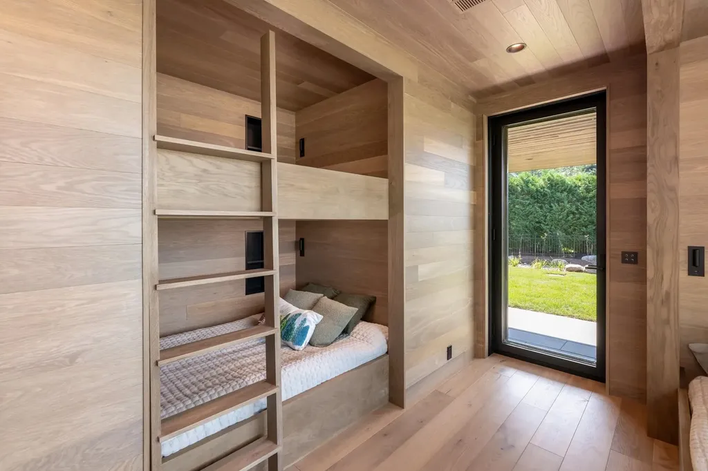 164 Edgewater Drive Gilford NH 03249