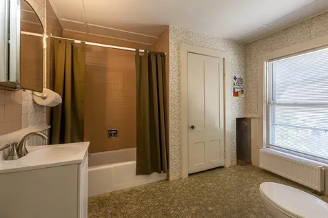 26 Main Street Chester VT 05143