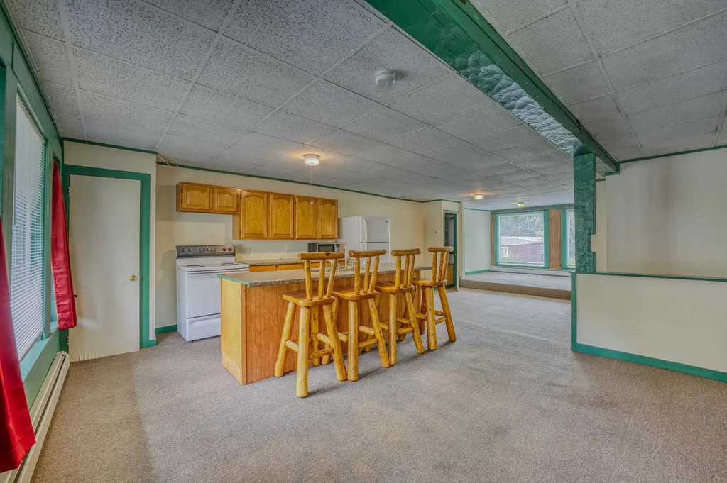 407 Route 3 N Carroll NH 03595