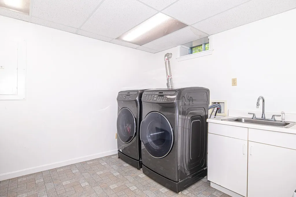 166 Burkehaven Hill Road Sunapee NH 03782