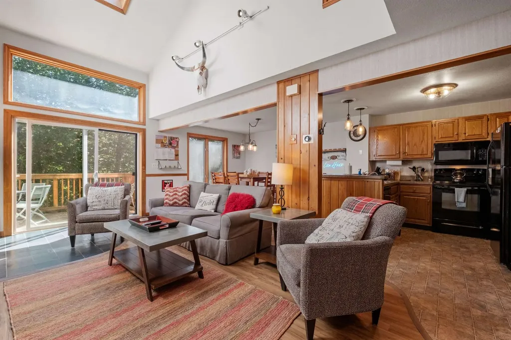 18 Woodsview Lane Lincoln NH 03251