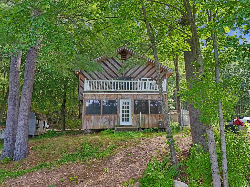46 Robinson Pond Drive Hudson NH 03051