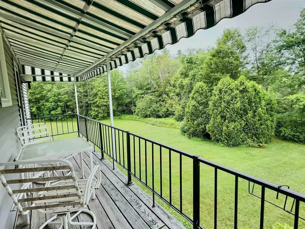 71 Hilltop Place New London NH 03257