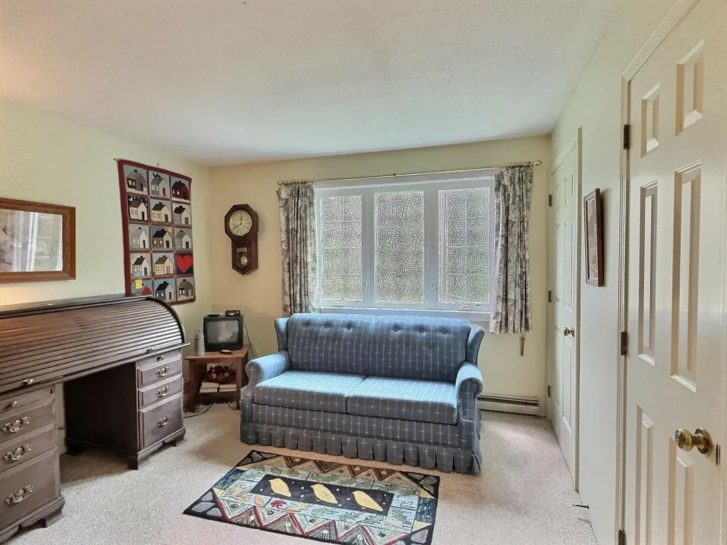 71 Hilltop Place New London NH 03257