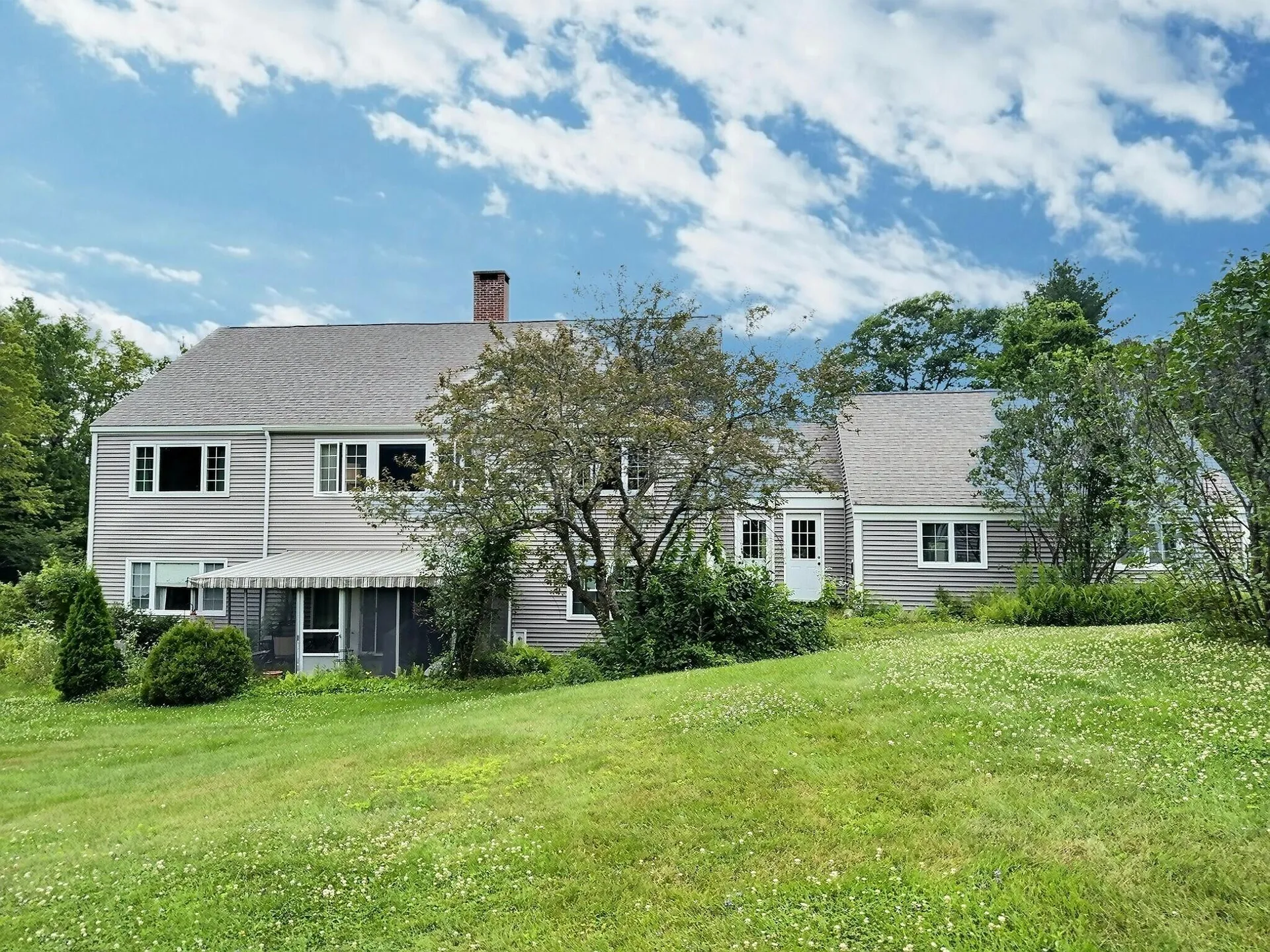 71 Hilltop Place New London NH 03257