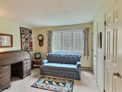 71 Hilltop Place New London NH 03257