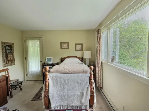 71 Hilltop Place New London NH 03257