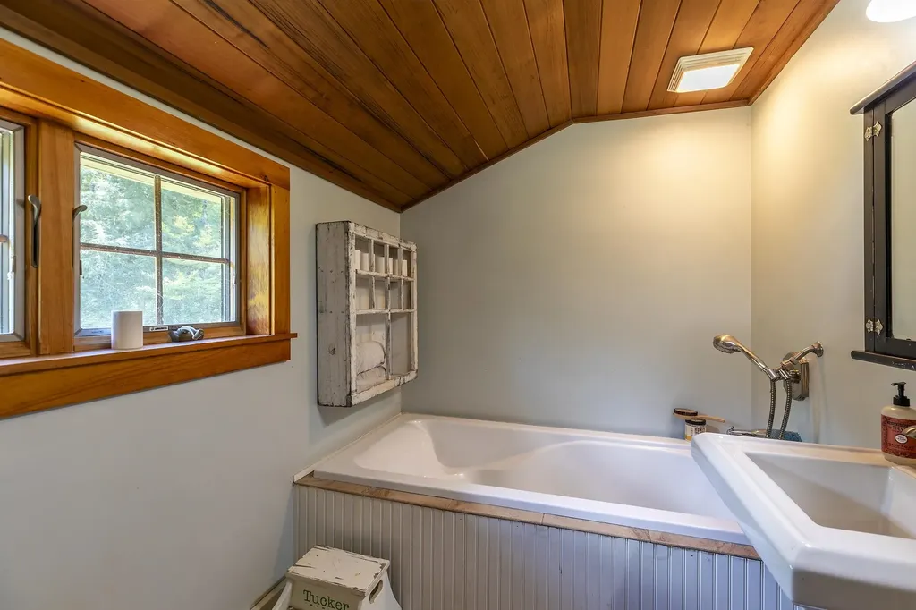 68 Flatow Road Ludlow VT 05149