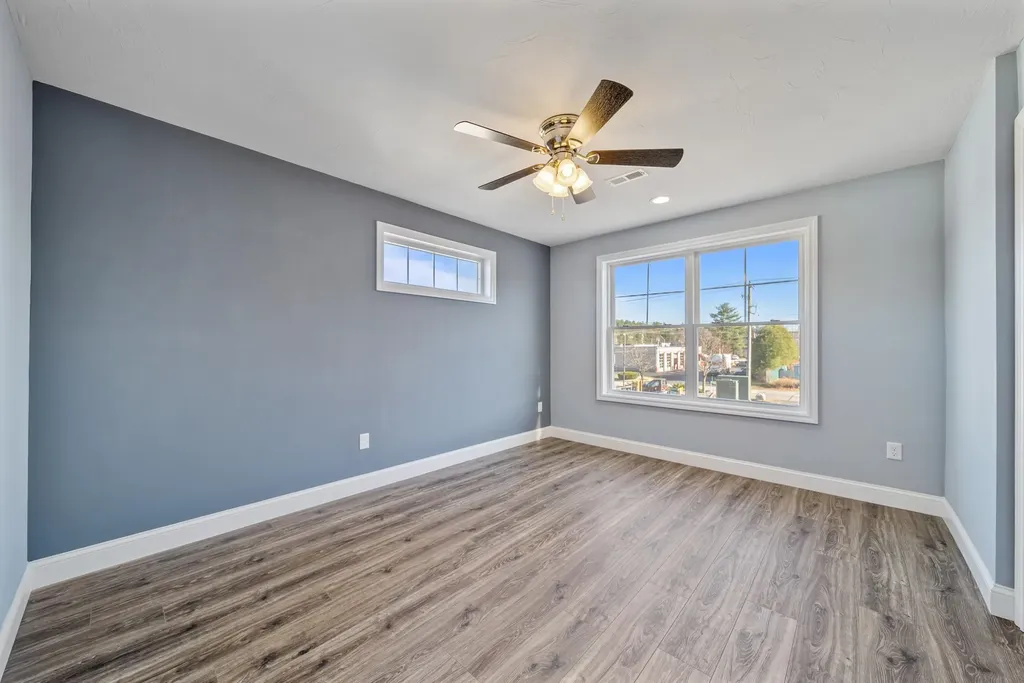 5 Dumaine Avenue Nashua NH 03063