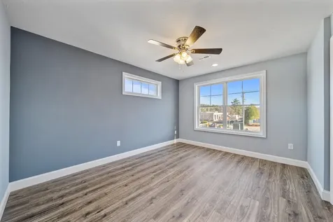 5 Dumaine Avenue Nashua NH 03063