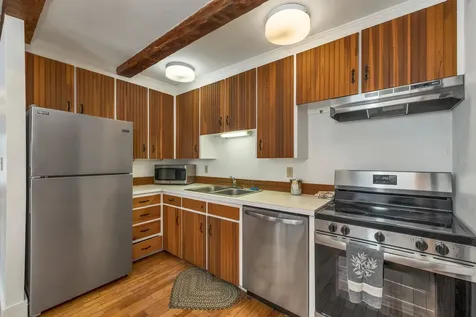 6 On The Common Lyme NH 03768