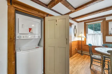 6 On The Common Lyme NH 03768