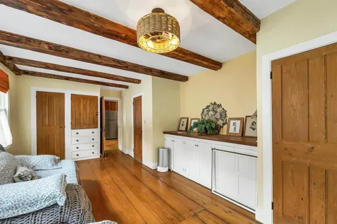 6 On The Common Lyme NH 03768