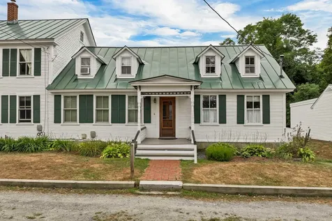 6 On The Common Lyme NH 03768