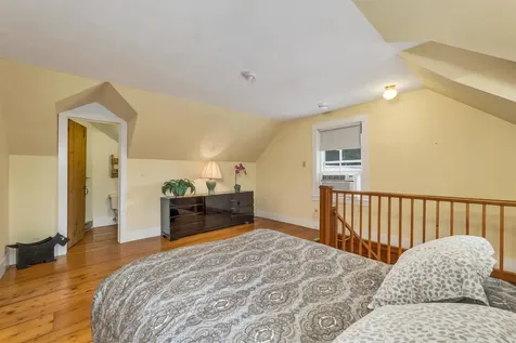 6 On The Common Lyme NH 03768