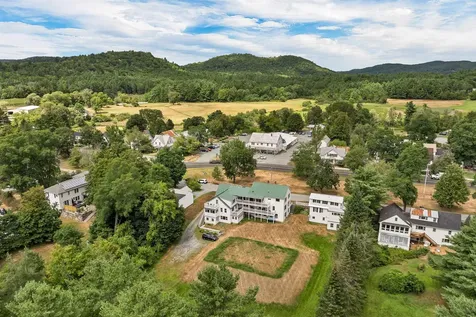 6 On The Common Lyme NH 03768