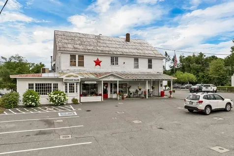 6 On The Common Lyme NH 03768