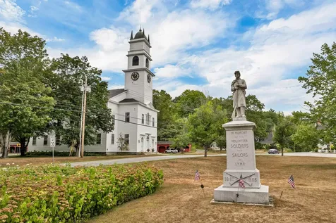 6 On The Common Lyme NH 03768