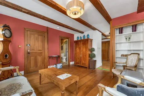 6 On The Common Lyme NH 03768