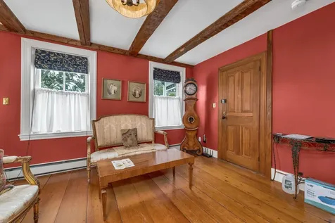 6 On The Common Lyme NH 03768