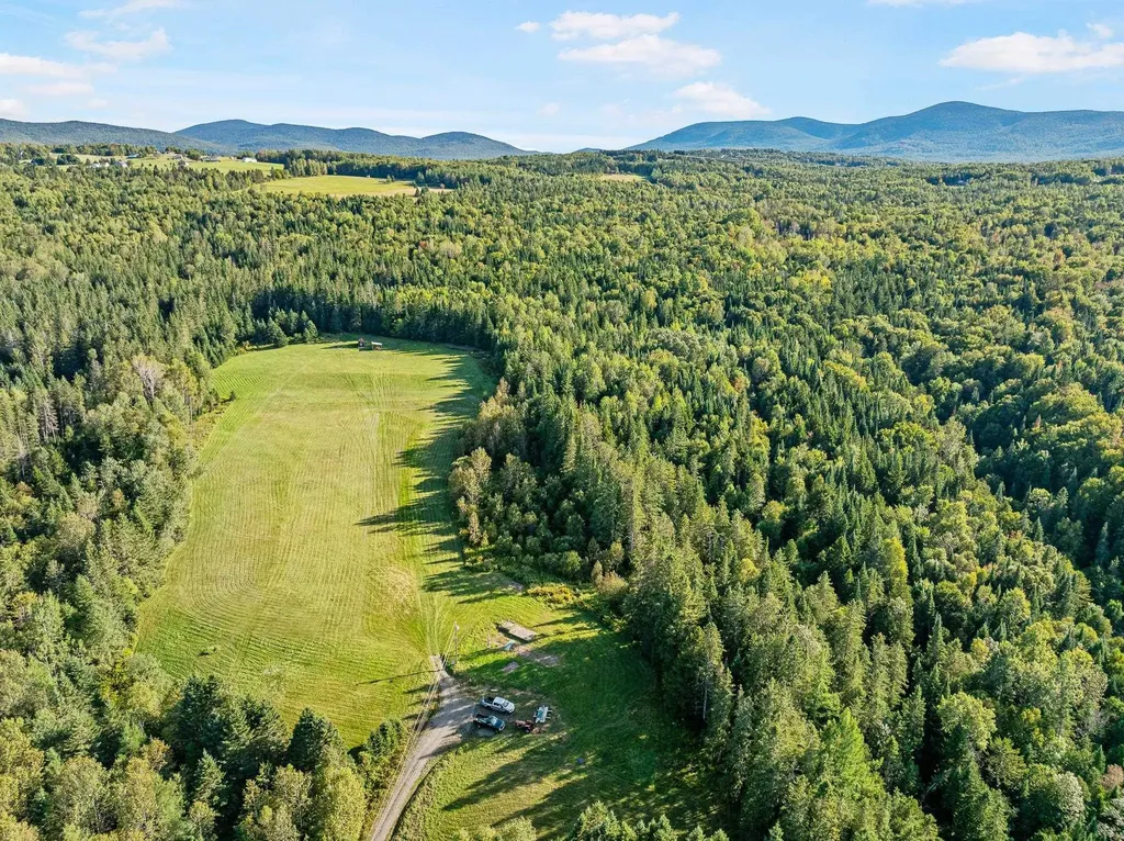 - Harry's Way Colebrook NH 03576