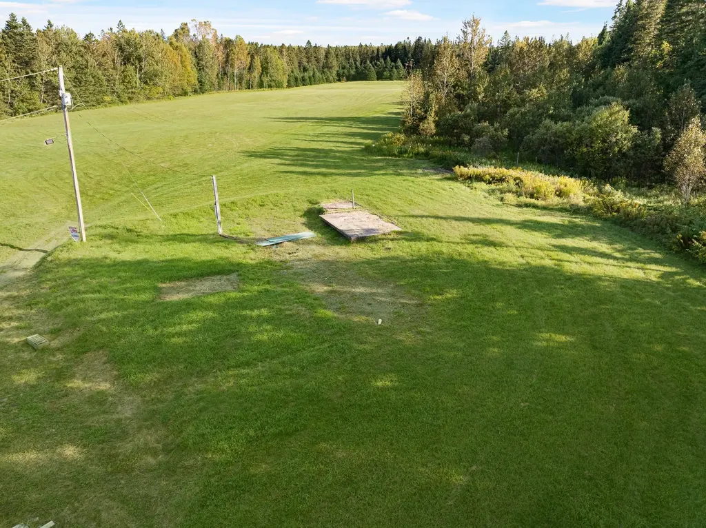 - Harry's Way Colebrook NH 03576