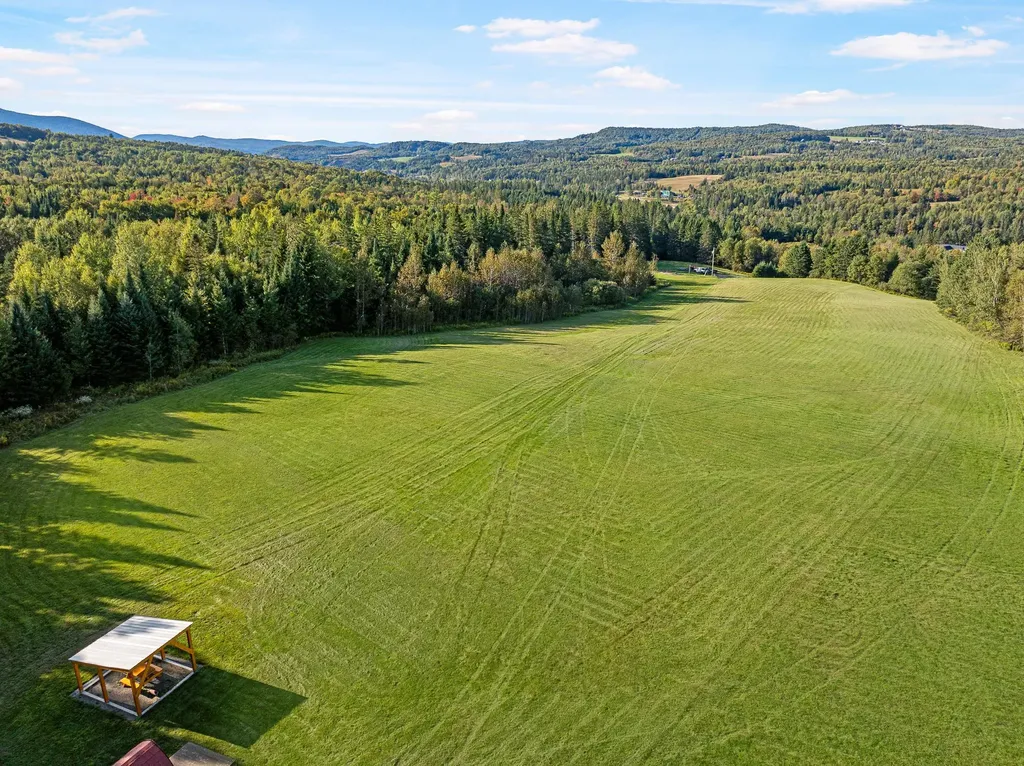 - Harry's Way Colebrook NH 03576