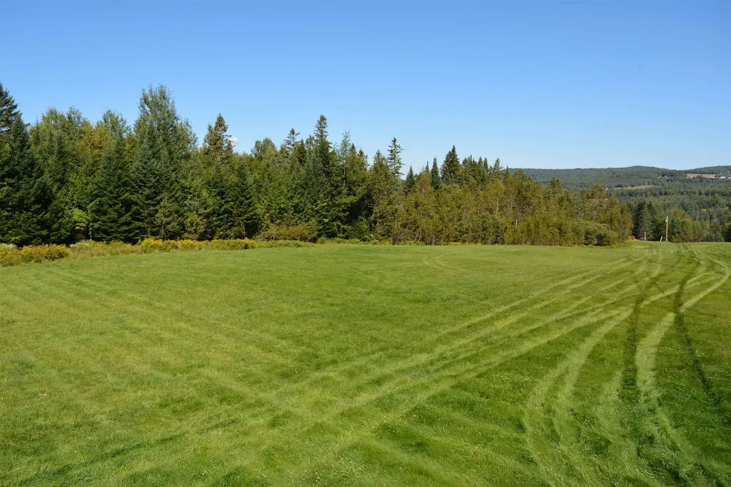 - Harry's Way Colebrook NH 03576