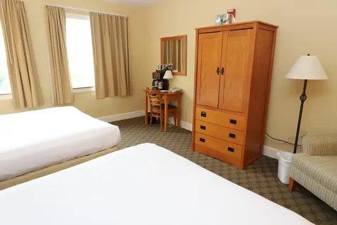 225/227 Qtr. I I Jackson Gore Inn Ludlow VT 05149