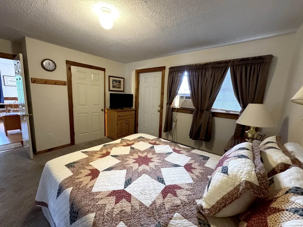 30 Pond Street Ludlow VT 05149