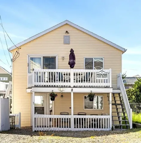 8 Commonwealth Avenue Salisbury MA 01952