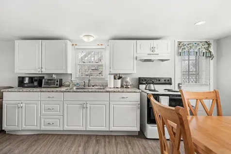 8 Commonwealth Avenue Salisbury MA 01952