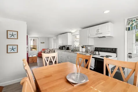 8 Commonwealth Avenue Salisbury MA 01952