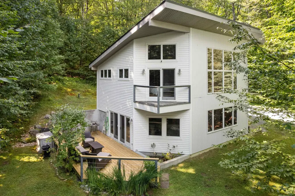 16 Buckboard Drive Dover VT 05356