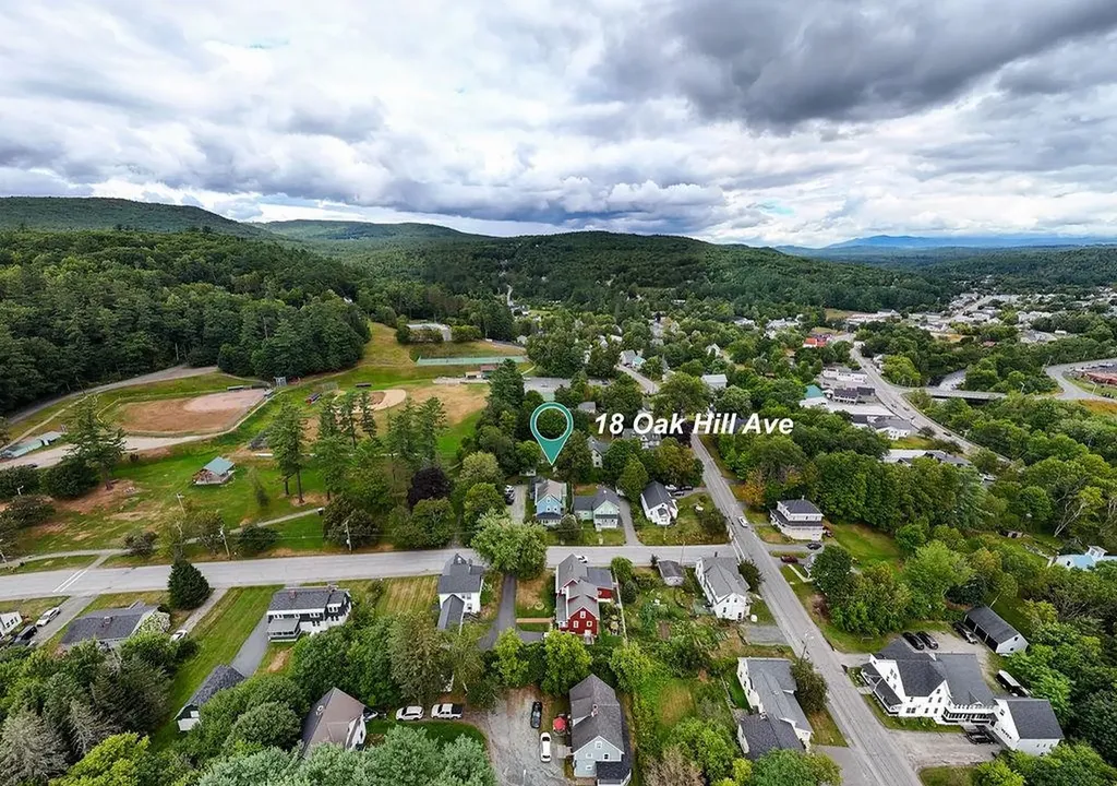 18 Oak Hill Avenue Littleton NH 03561