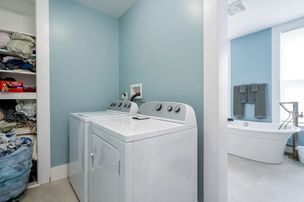 18 Oak Hill Avenue Littleton NH 03561