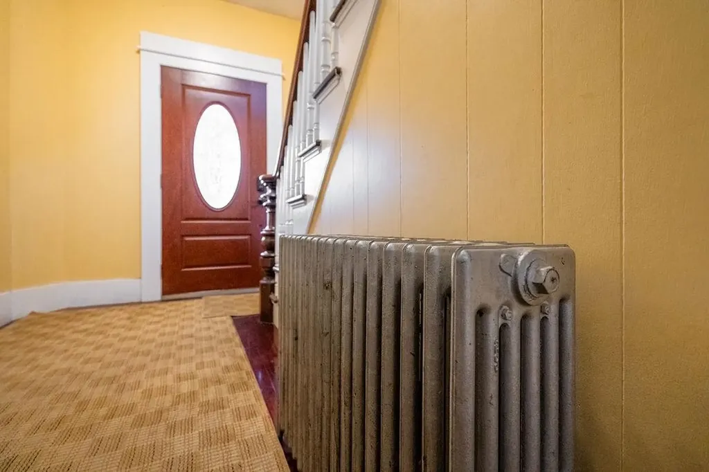 18 Oak Hill Avenue Littleton NH 03561