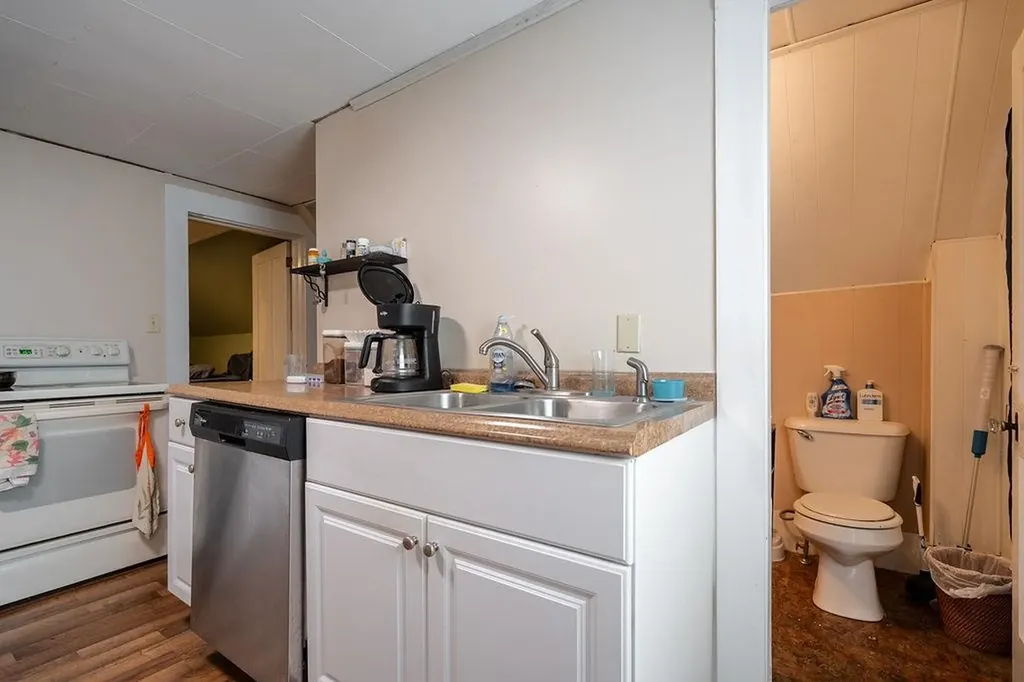 18 Oak Hill Avenue Littleton NH 03561