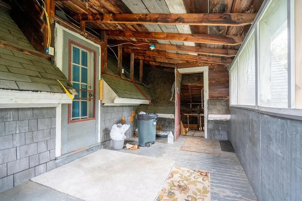 18 Oak Hill Avenue Littleton NH 03561