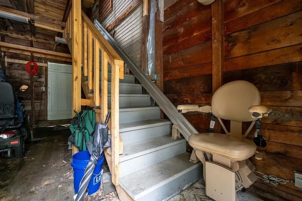 18 Oak Hill Avenue Littleton NH 03561