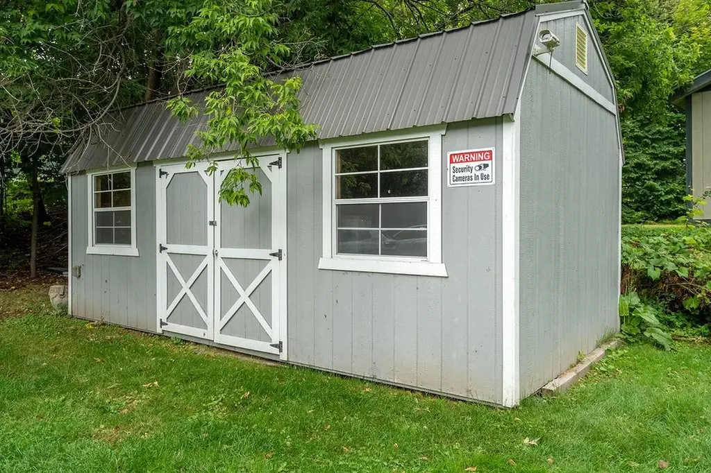 18 Oak Hill Avenue Littleton NH 03561