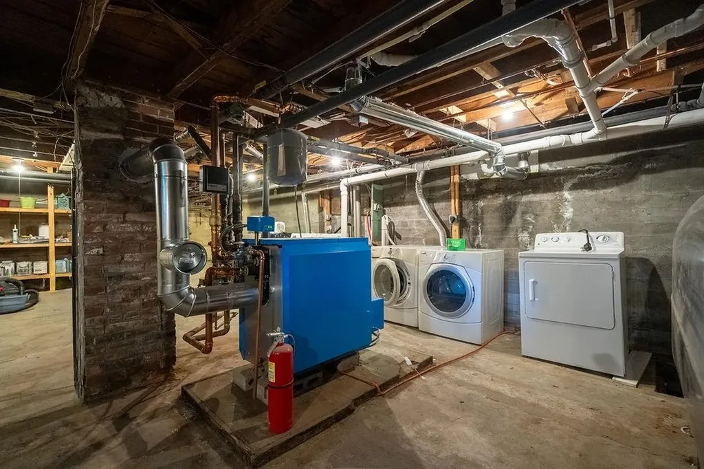 18 Oak Hill Avenue Littleton NH 03561