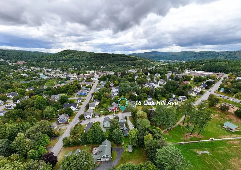 18 Oak Hill Avenue Littleton NH 03561