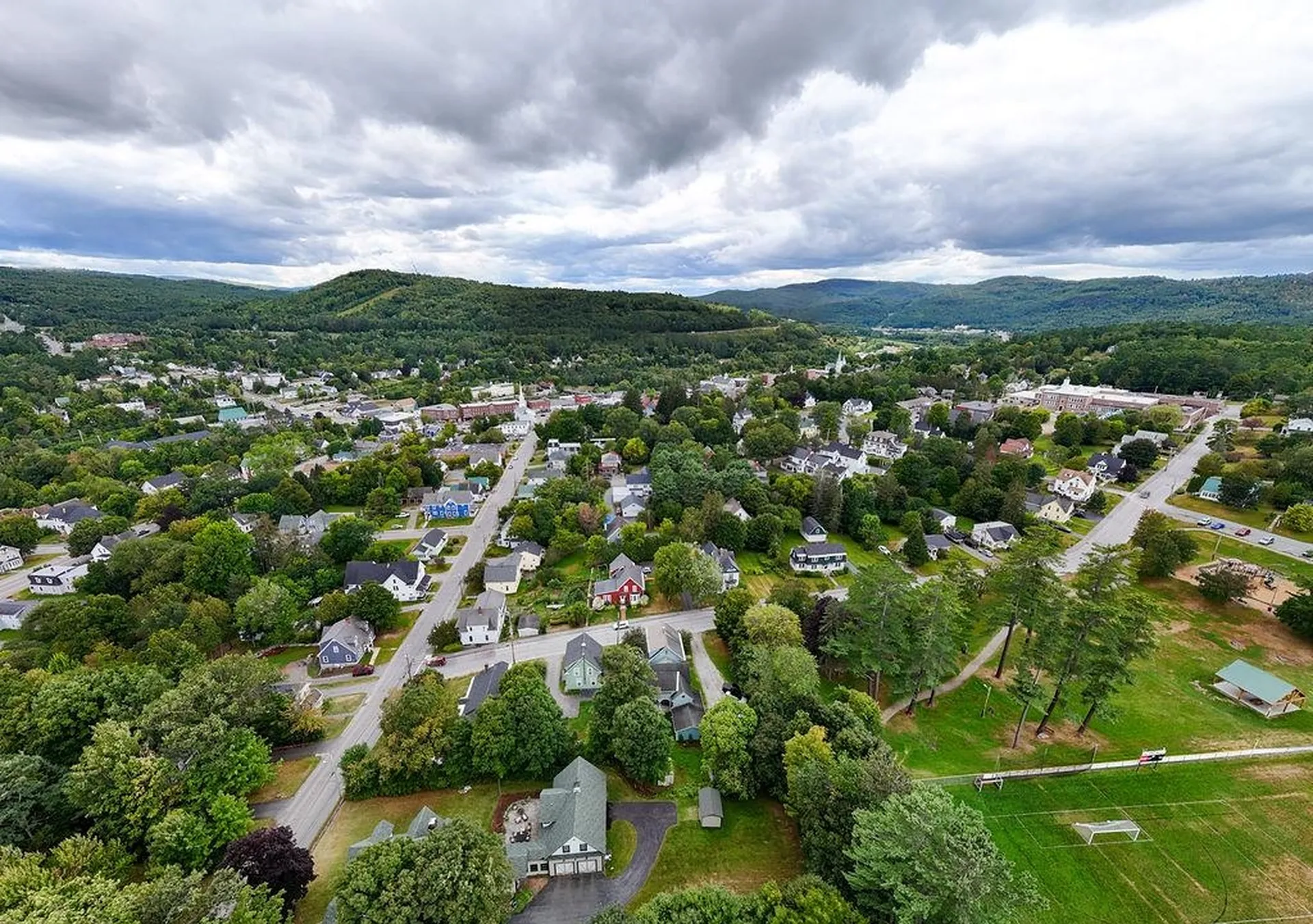 18 Oak Hill Avenue Littleton NH 03561