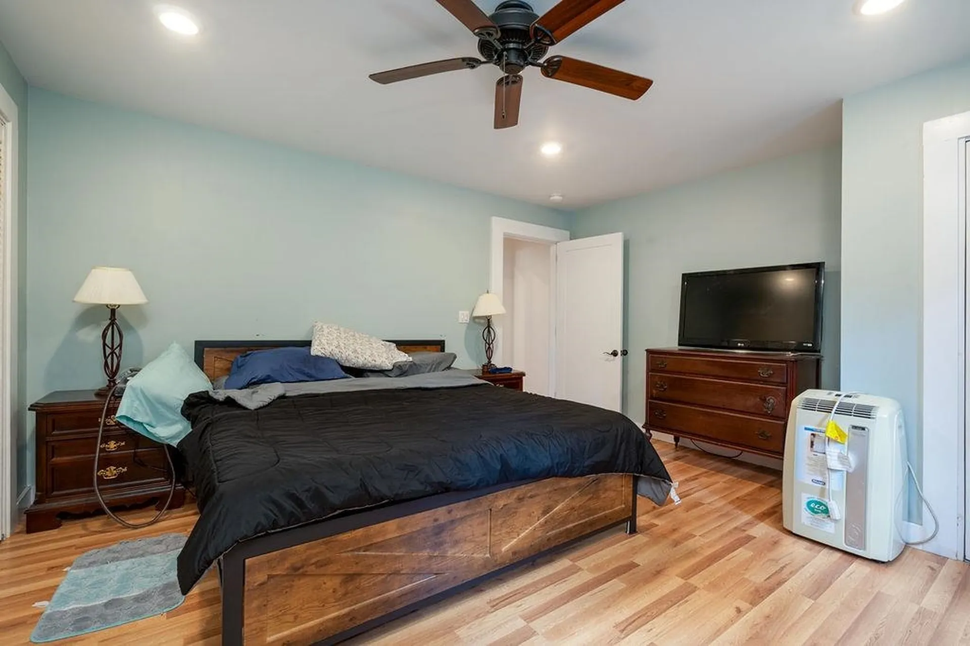 18 Oak Hill Avenue Littleton NH 03561