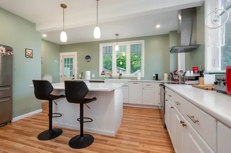 18 Oak Hill Avenue Littleton NH 03561