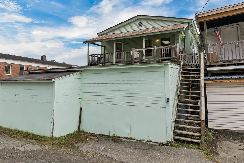 106 Main Street Colebrook NH 03576