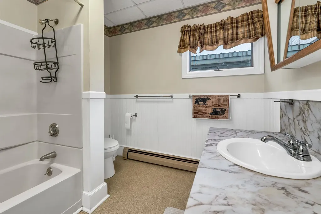 106 Main Street Colebrook NH 03576