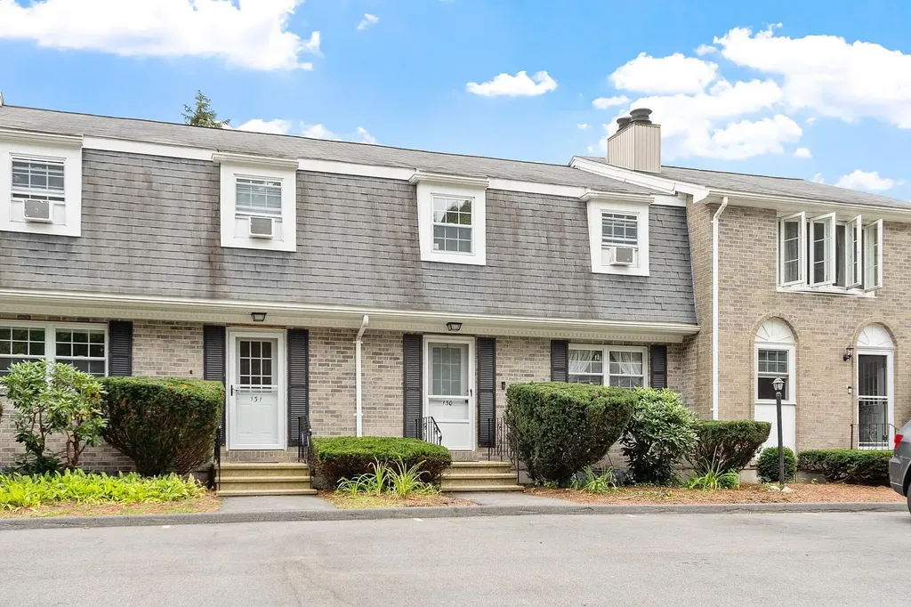 130 Fieldstone Drive Londonderry NH 03053